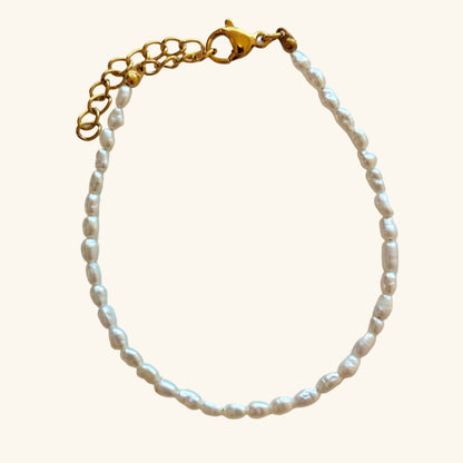 Dainty Pearl Bracelet